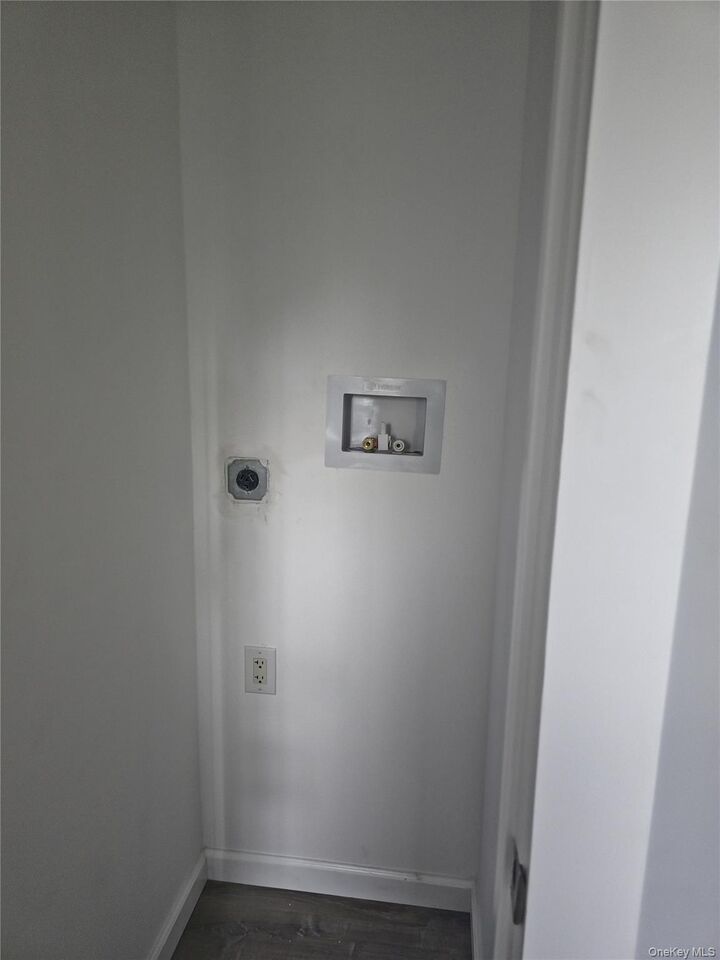 Property Photo:  17 Bayport Road  NY 11951 