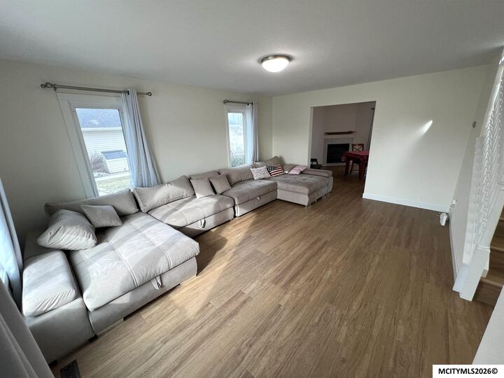 Property Photo:  1204 Ruby Ct  IA 50401 