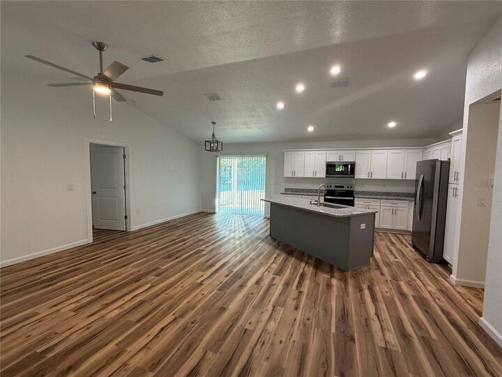 Property Photo: 919 Spruce Street FL 34452