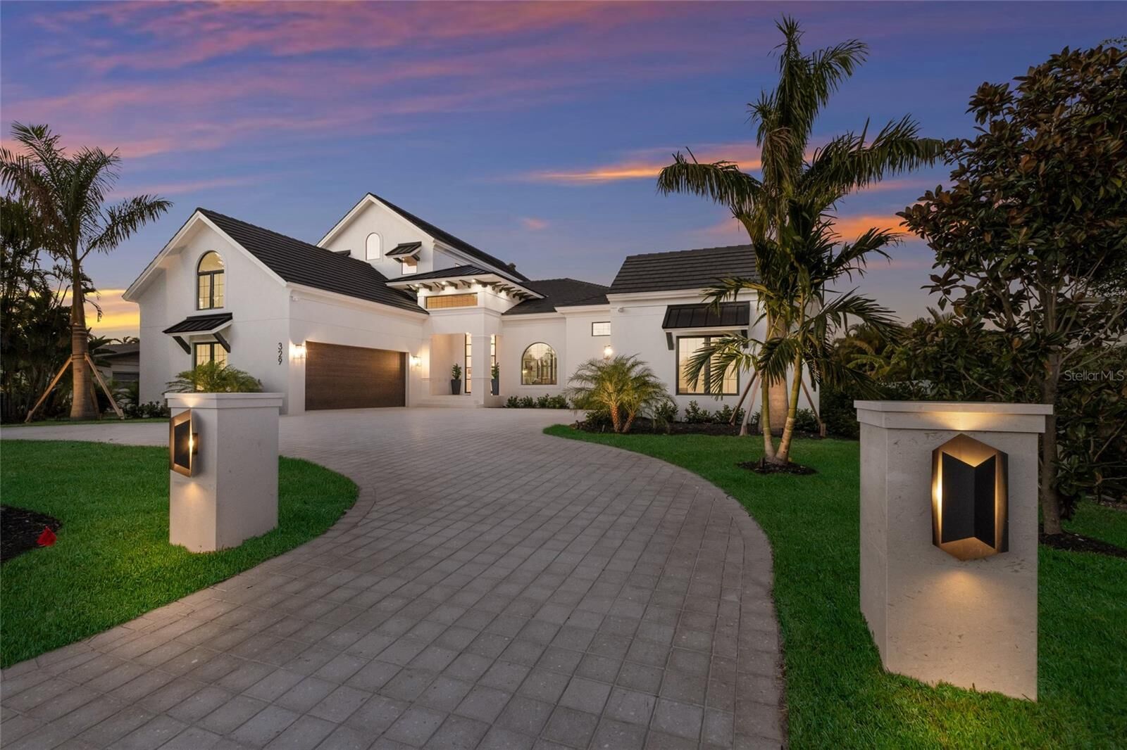 Property Photo:  329 Bird Key Drive  FL 34236 