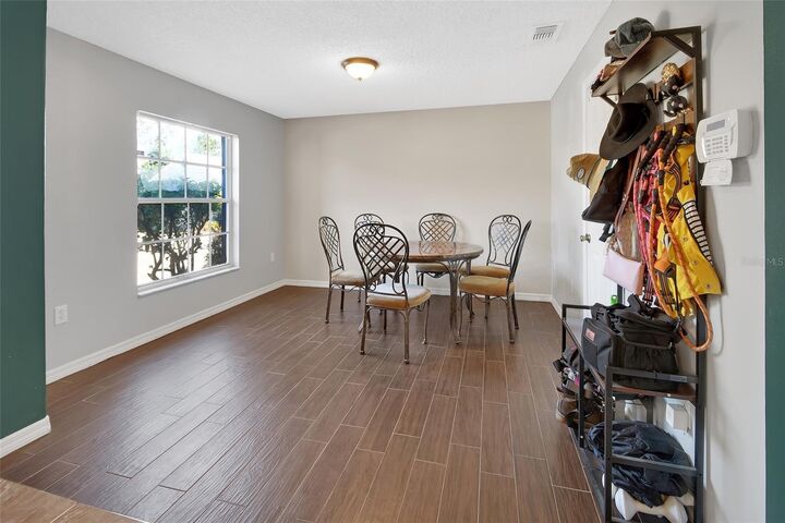 Property Photo:  828 White Birch Court  FL 32763 