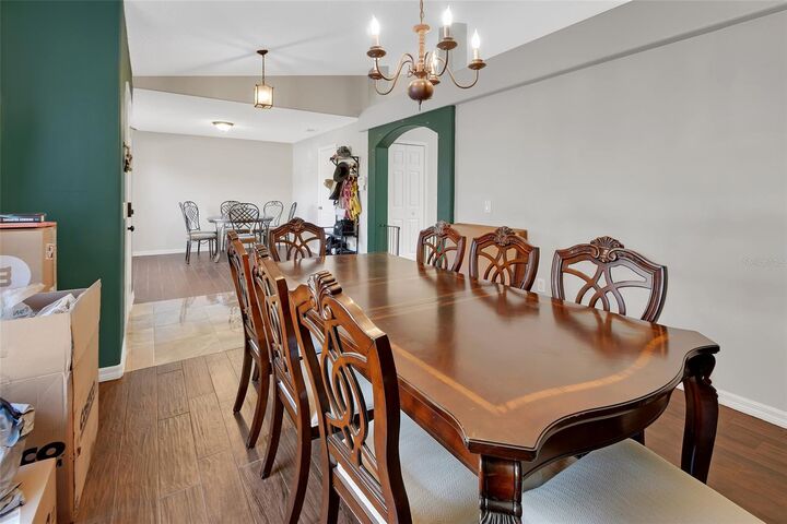 Property Photo:  828 White Birch Court  FL 32763 