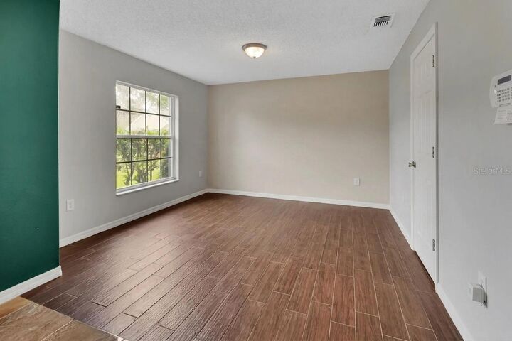 Property Photo:  828 White Birch Court  FL 32763 