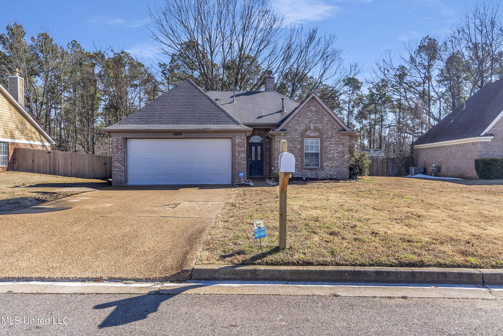 Property Photo:  6108 Kingsview Drive  MS 38637 