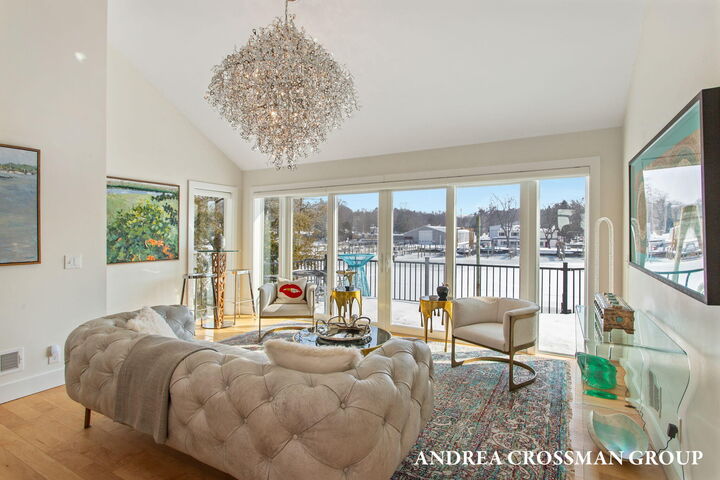 Property Photo:  1005 Park Street  MI 49453 