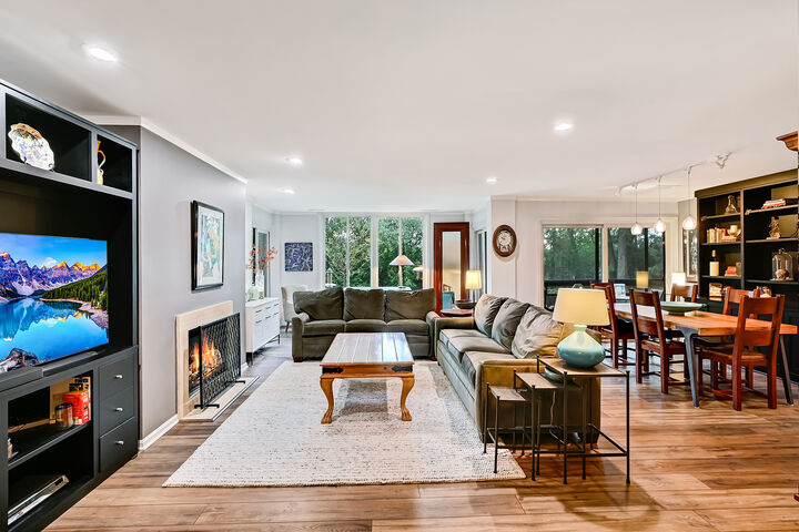 Property Photo: 1409 Burr Oak Road 111A IL 60521