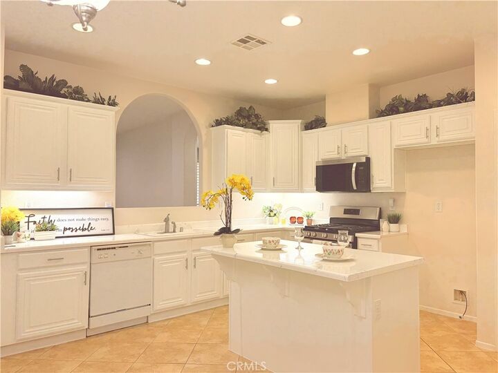 Property Photo:  13953 Tawney Ridge Ln  CA 92394 