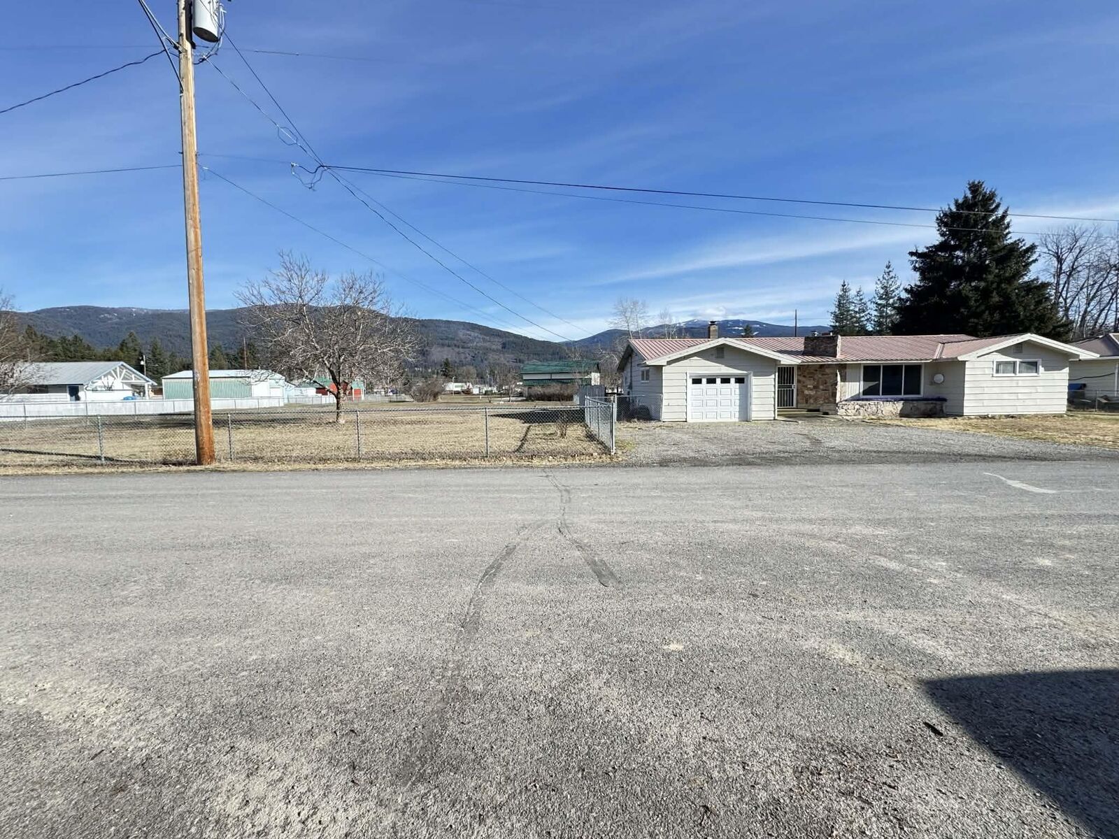 Property Photo: 105 S 7th Ave WA 99139