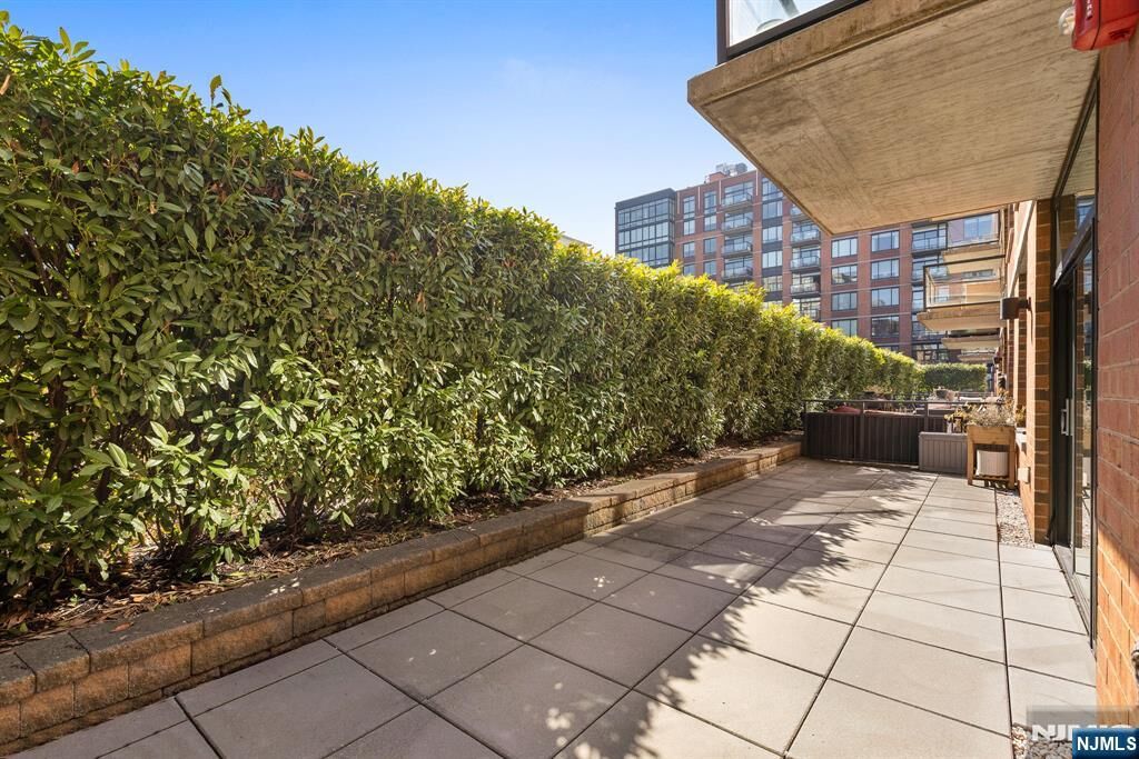 Property Photo:  1100 Maxwell Lane 422  NJ 07030 