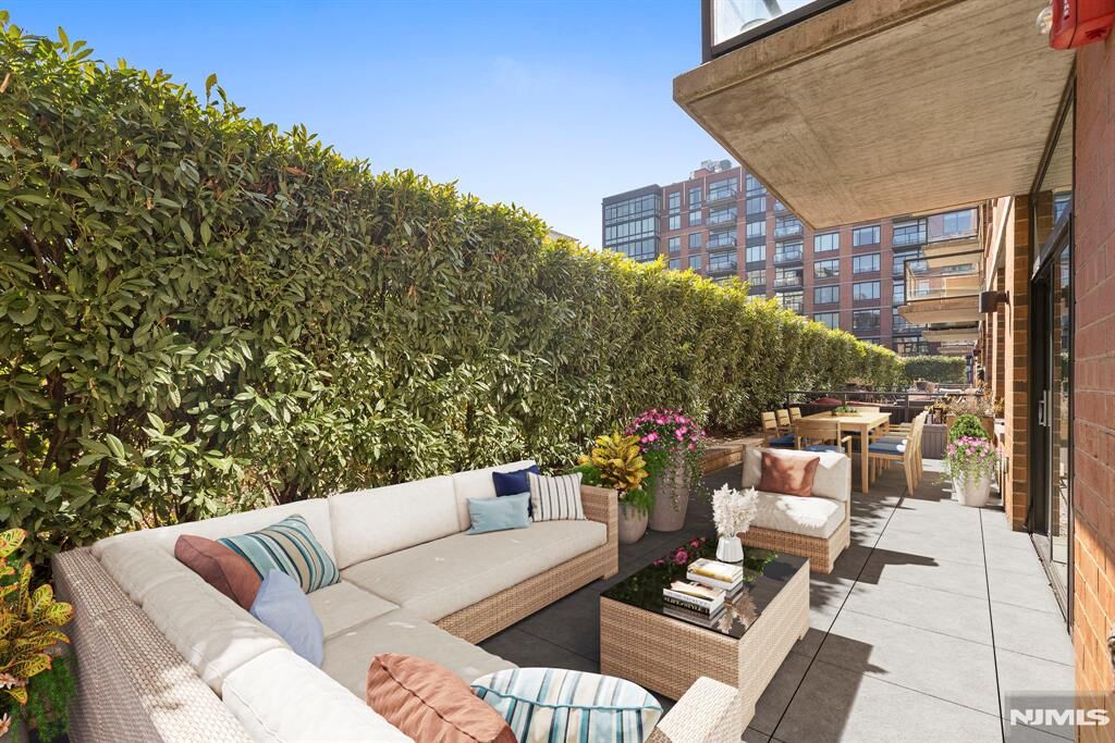 Property Photo:  1100 Maxwell Lane 422  NJ 07030 