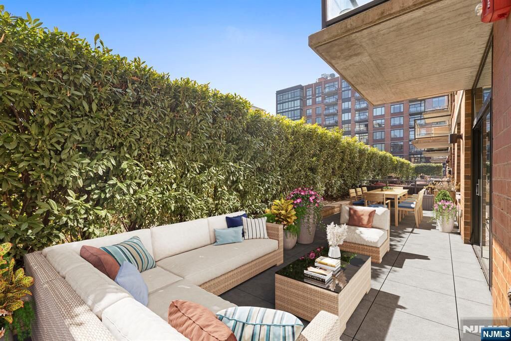 Property Photo:  1100 Maxwell Lane 422  NJ 07030 