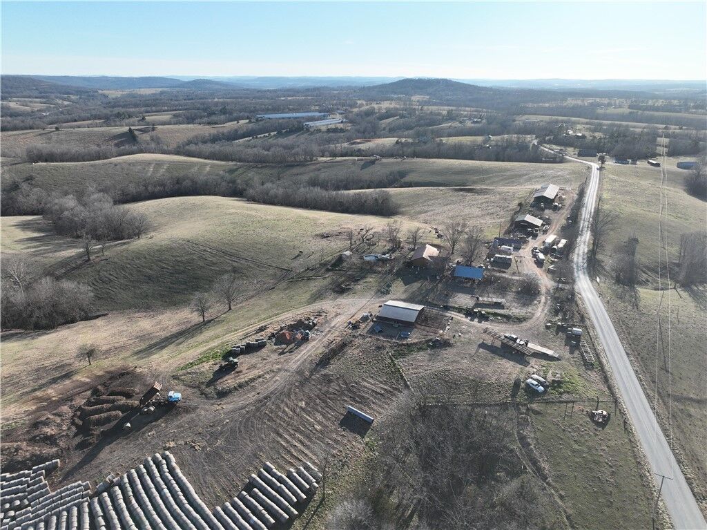 Property Photo:  1572 Madison 1505 Street  AR 72740 