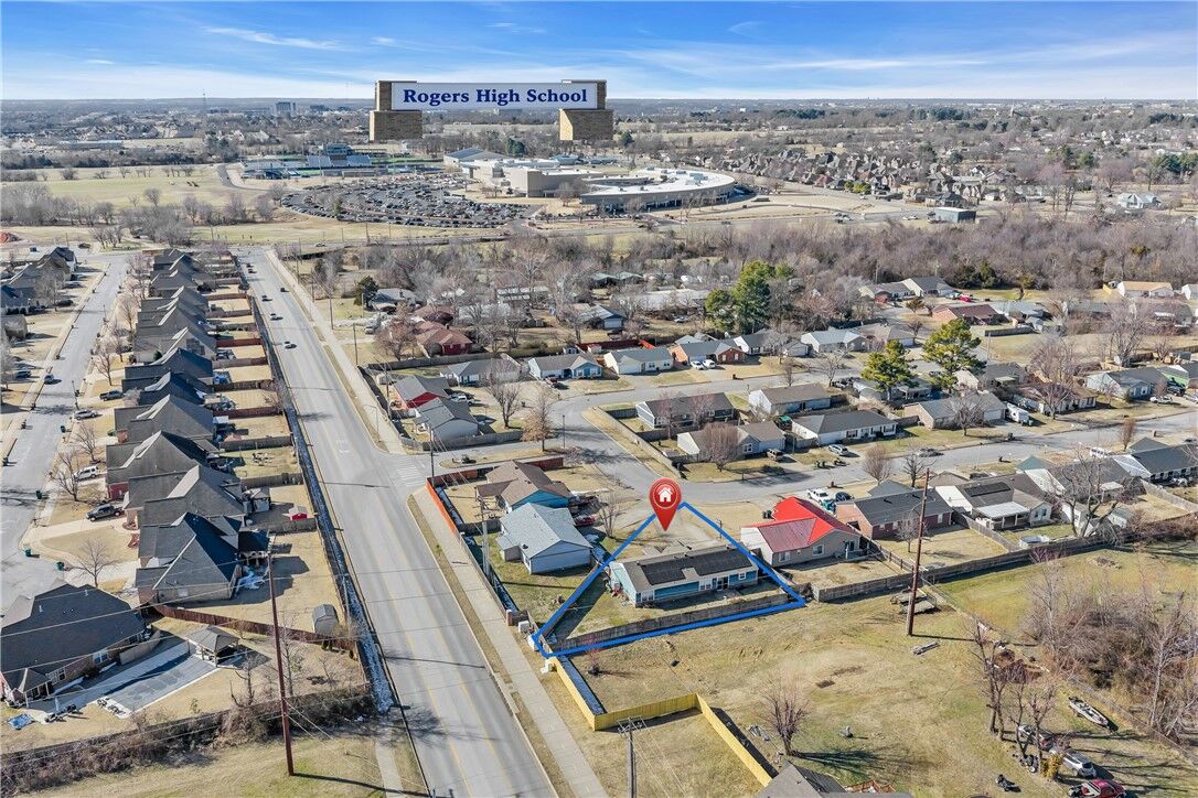 Property Photo:  2315 S 17th Street  AR 72758 