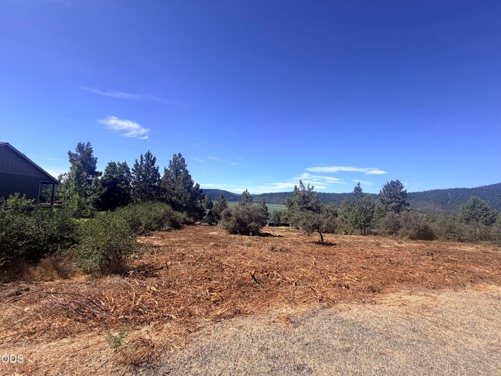 Property Photo:  Crossbill Drive 995  OR 97601 