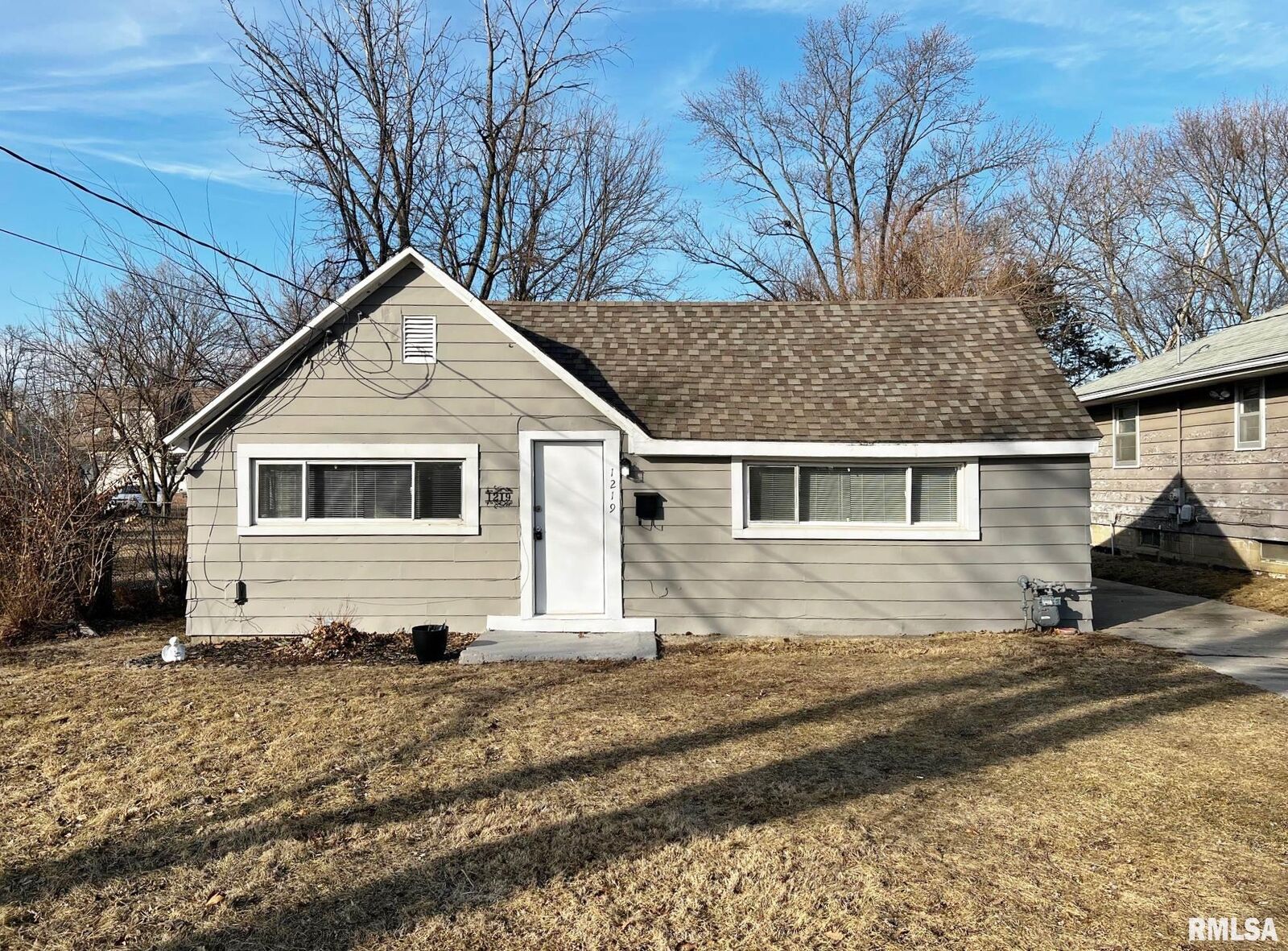 Property Photo:  1219 W Purtscher Drive  IL 61614 