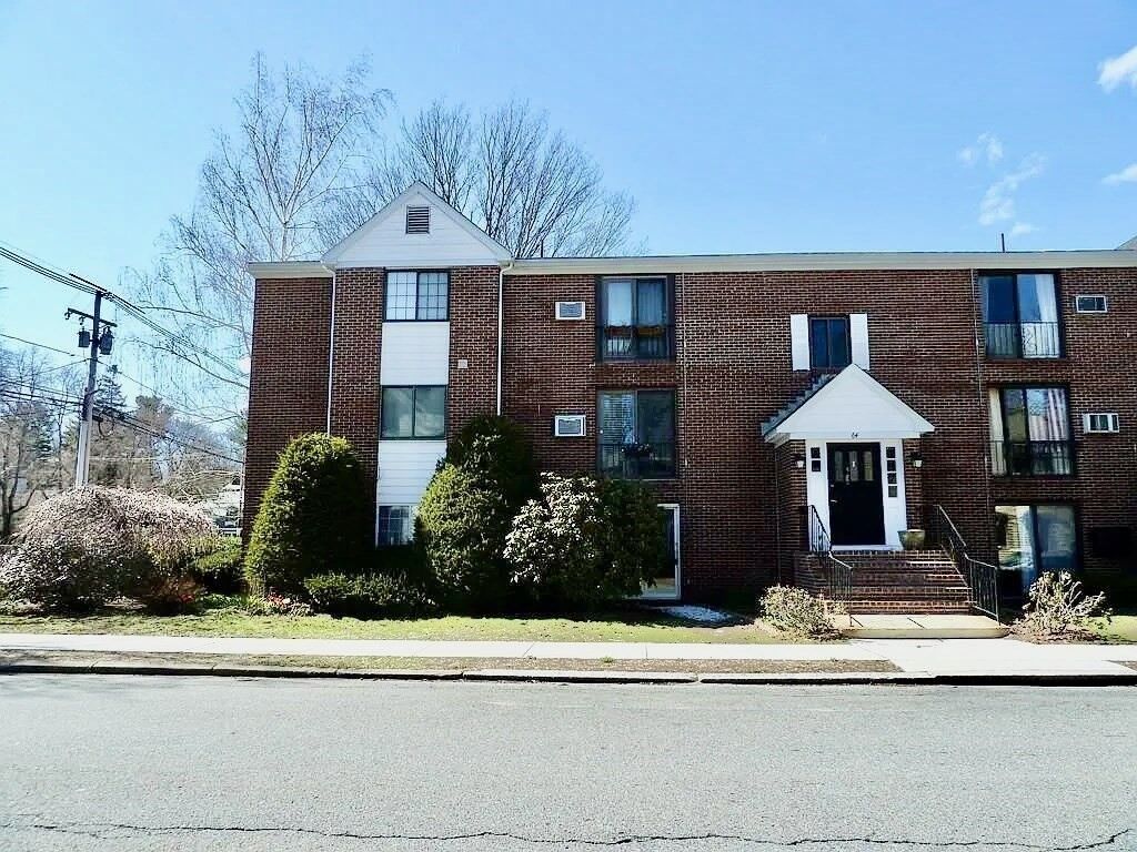 Property Photo: 64 Carter Street 7 MA 01950