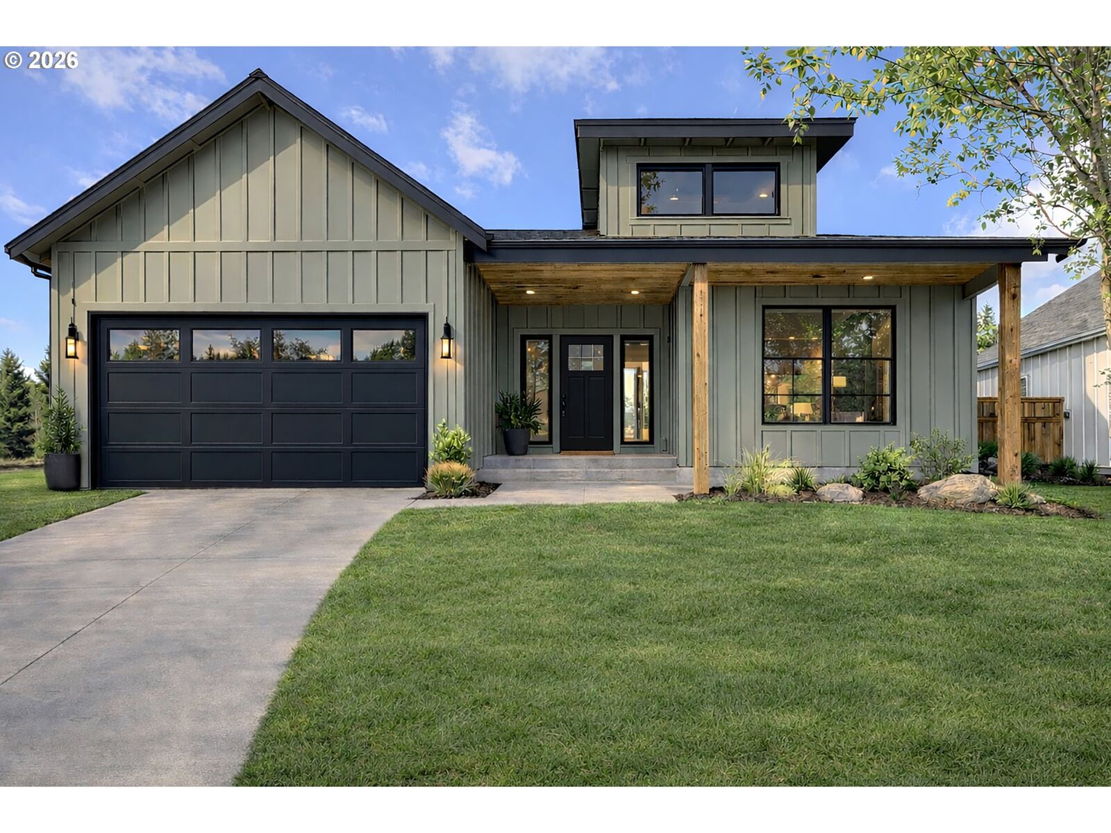 Property Photo:  1110 SE Bugle Ave  OR 97146 