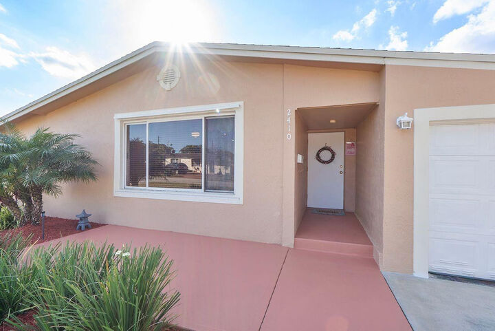 Property Photo:  2410 Montego Drive  FL 33023 