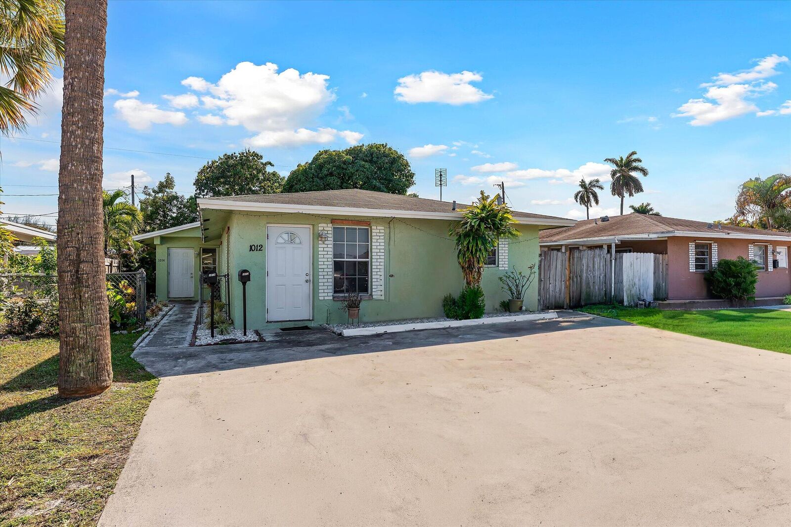 Property Photo:  1012 Green Street  FL 33405 