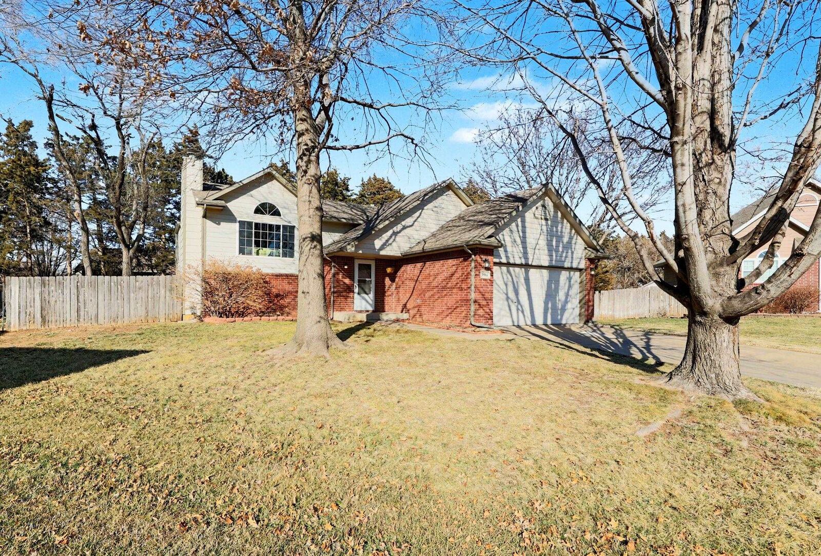 Property Photo: 8914 W Meadow Knoll Ct KS 67205