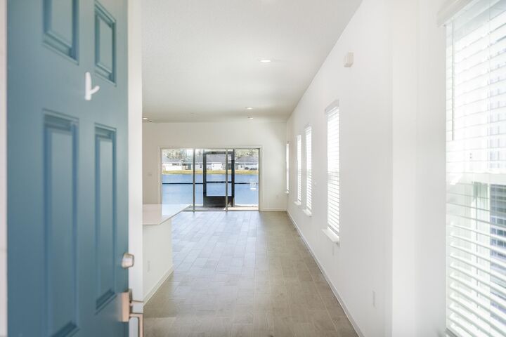 Property Photo:  562 Lake Sinclair St  FL 32084 