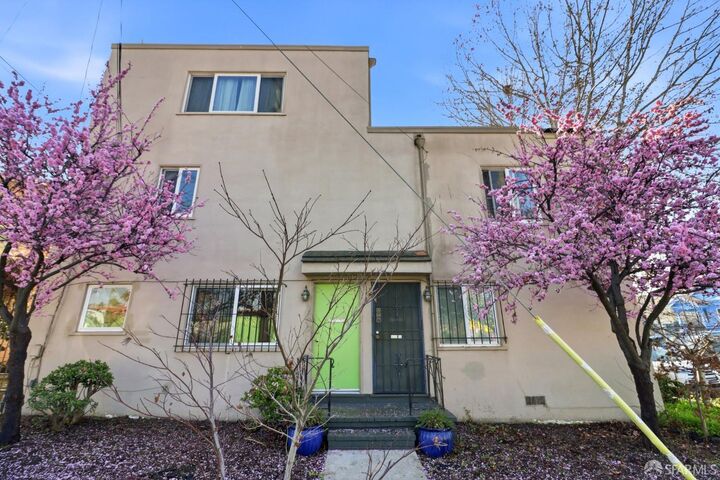 Property Photo:  3850 Market Street  CA 94608 