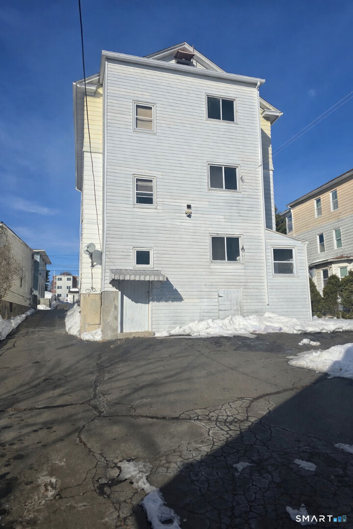 Property Photo:  376 Broad Street  CT 06053 