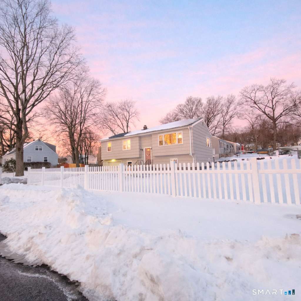 Property Photo:  47 Dix Street  CT 06516 