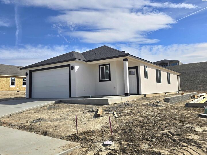 Property Photo:  3649 Nuthatch St  WA 99352 