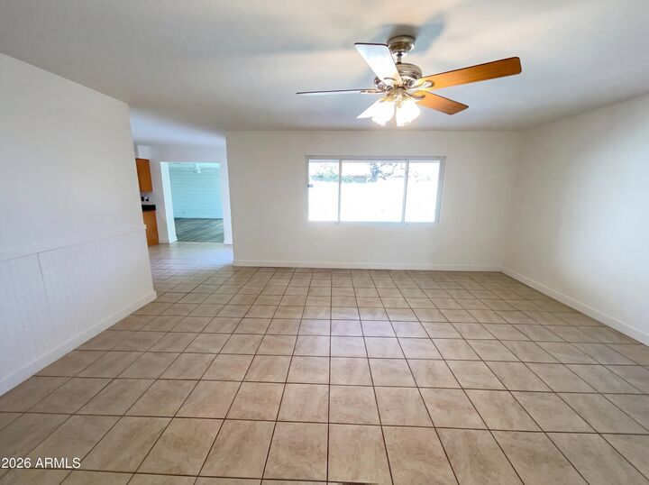 Property Photo: 4902 W Windrose Drive AZ 85304