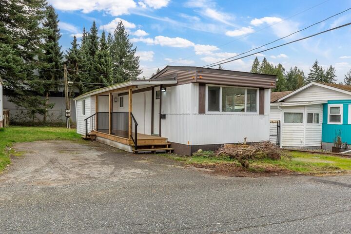 21163 Lougheed Highway 18 — photo 1
