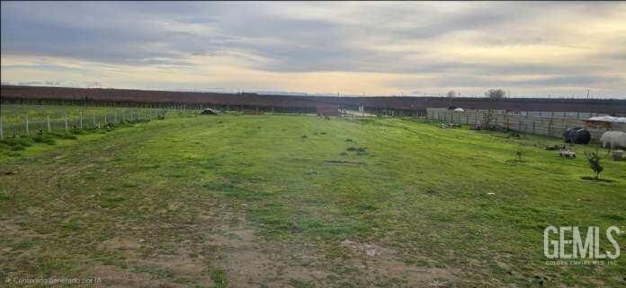 Property Photo:  0 050-091-28  CA 93215 