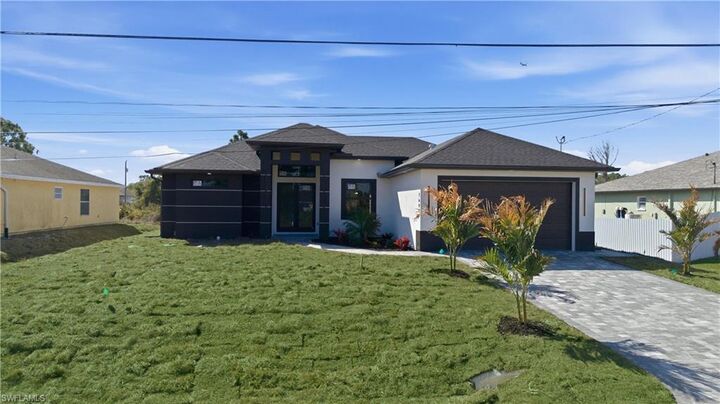 Property Photo: 2609 11th St SW FL 33976