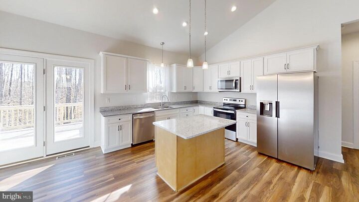 Property Photo:  922 Kennon  VA 23117 