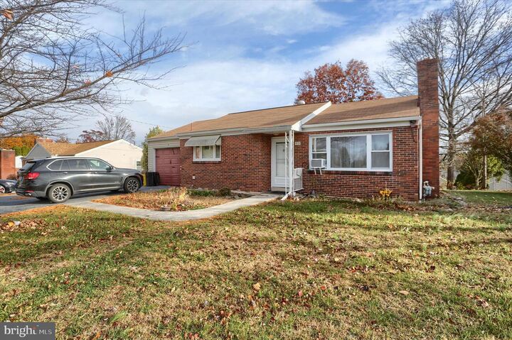 Property Photo:  415 N Progress Avenue  PA 17109 