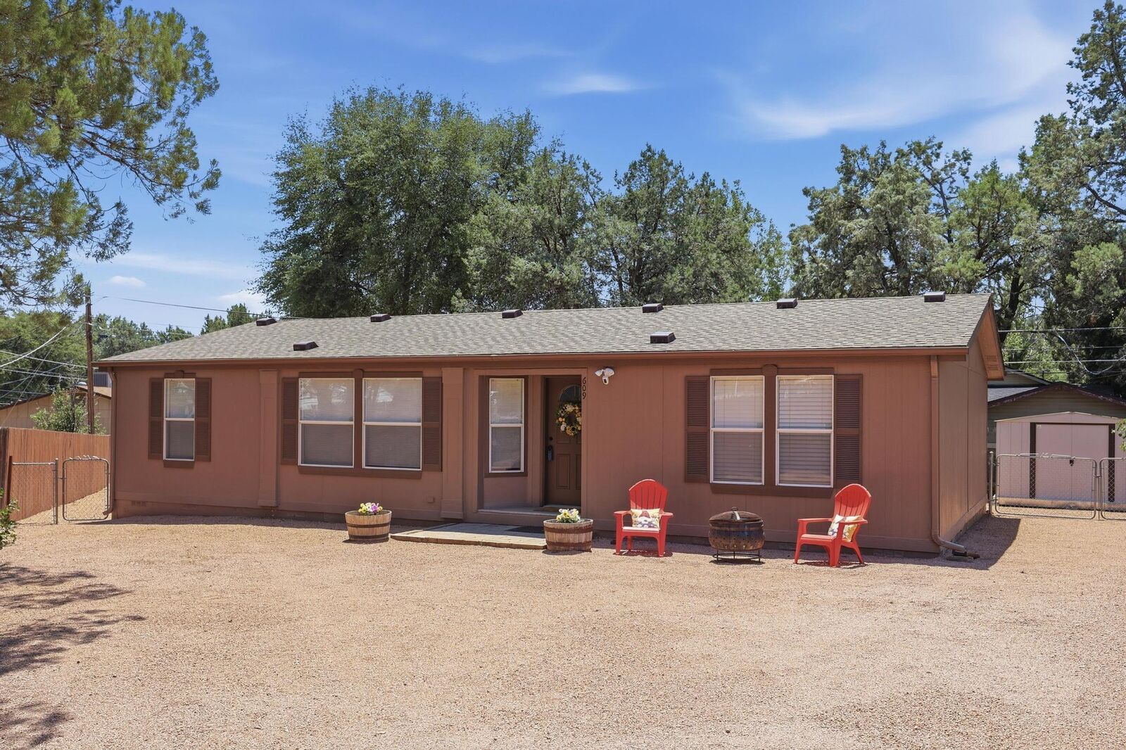 Property Photo:  609 W Barnum Circle  AZ 85541 