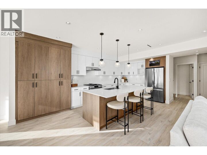 Property Photo: 840 Grenfell Avenue 1 BC V1Y 5J4