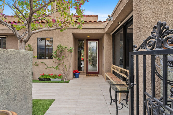 Property Photo:  525 Desert W Drive  CA 92270 