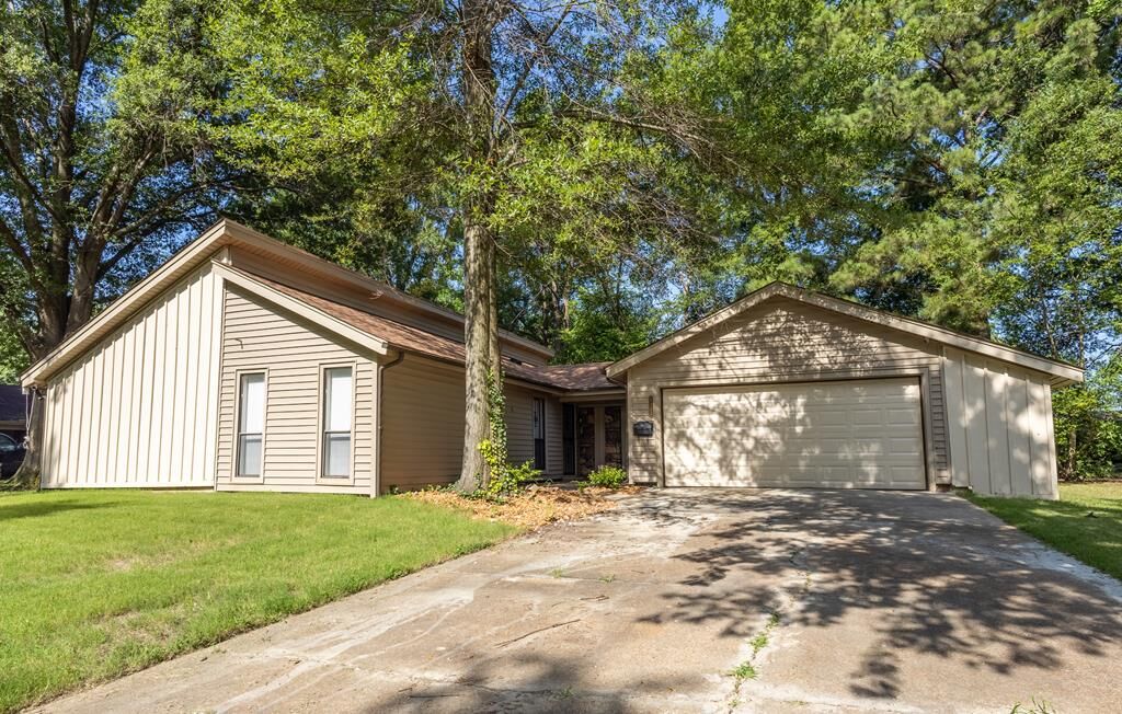 Property Photo:  1036 Roselawn Drive  AR 72301 