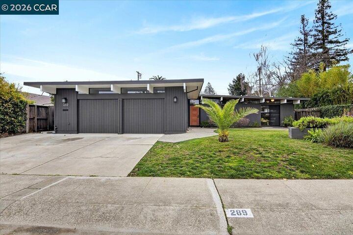 Property Photo:  289 El Divisadero Ave  CA 94598 