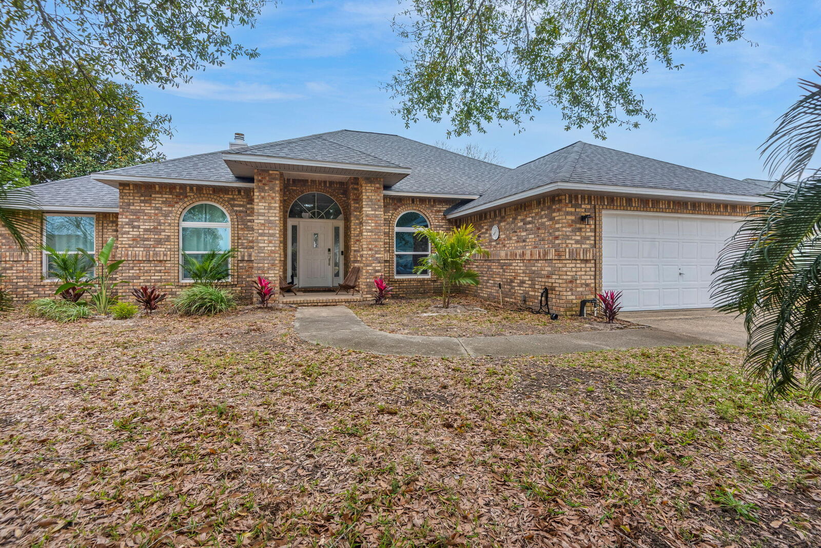 Property Photo:  5043 Challenger Way  FL 32507 