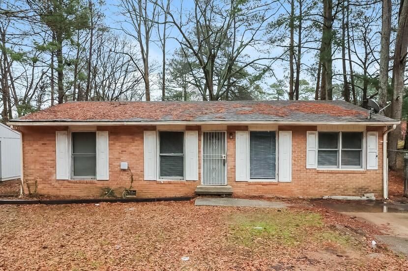 Property Photo: 491 Bolton Road NW GA 30331