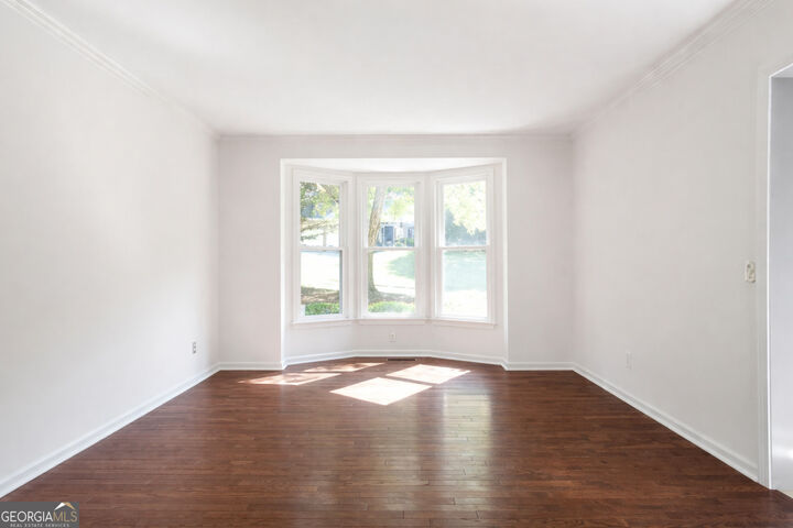 Property Photo: 1895 Oak Tree Hollow GA 30005