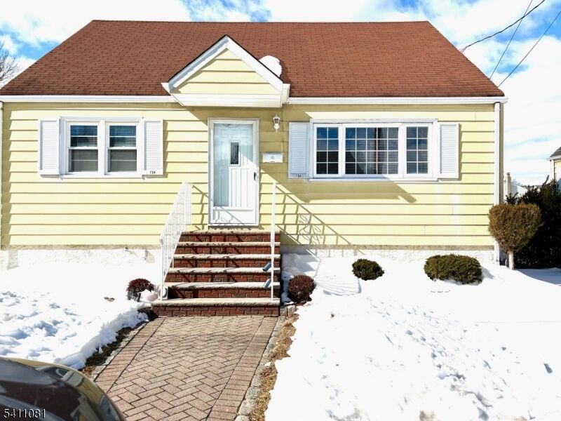 Property Photo:  734 Louise Ct  NJ 07071 