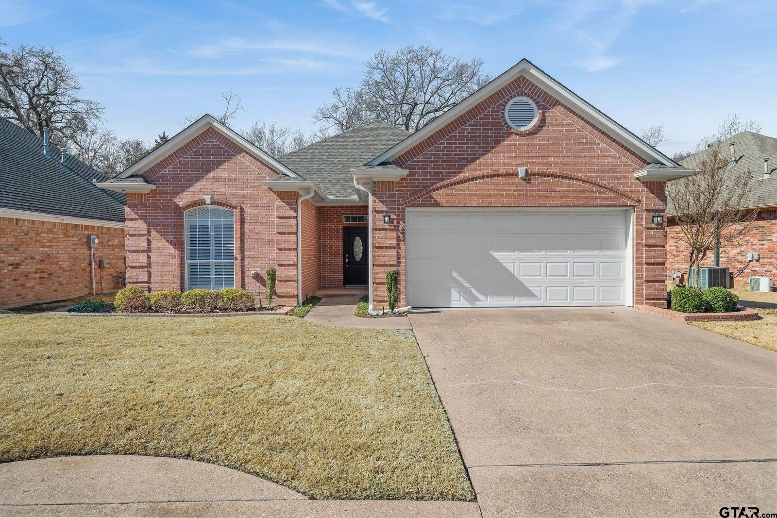 Property Photo:  5608 Hollybrook Dr  TX 75703 