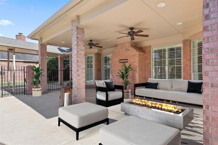 Property Photo:  4215 Olive Oak Court  TX 77059 