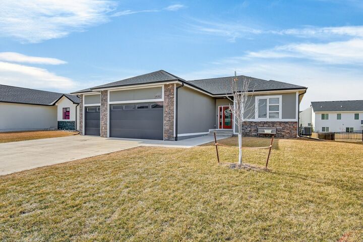 Property Photo:  2590 Serenity Drive  IA 50263 