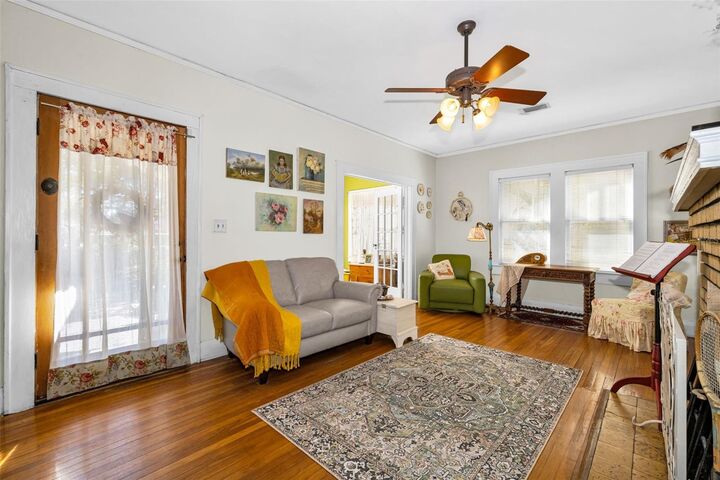 Property Photo: 3411 W Bay Avenue FL 33611