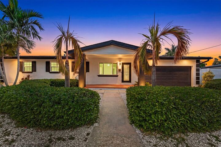 Property Photo:  4440 Huntington Street NE  FL 33703 