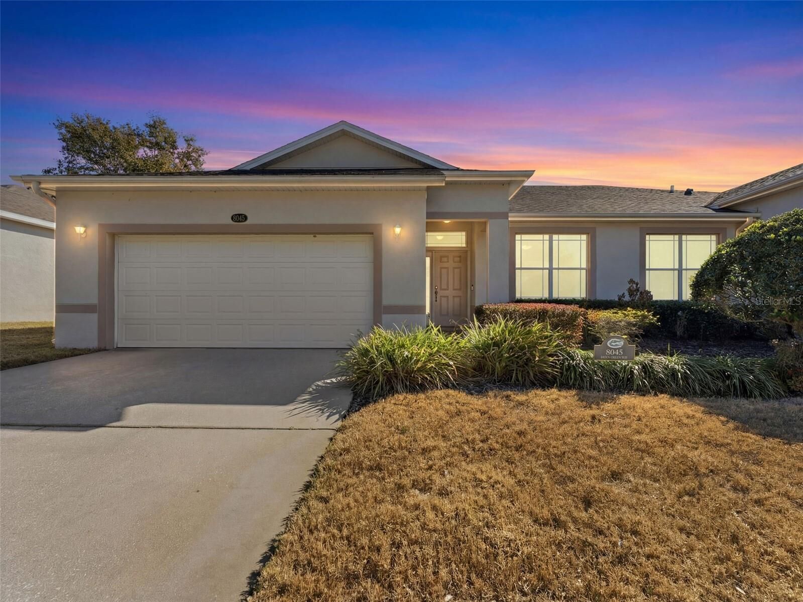 Property Photo:  8045 Brien Green Way  FL 33637 